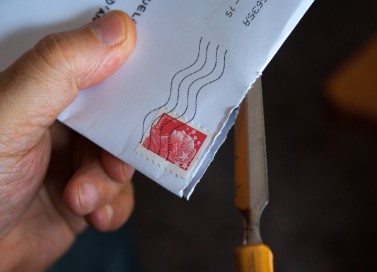 封筒で届くフィッシング詐欺とは