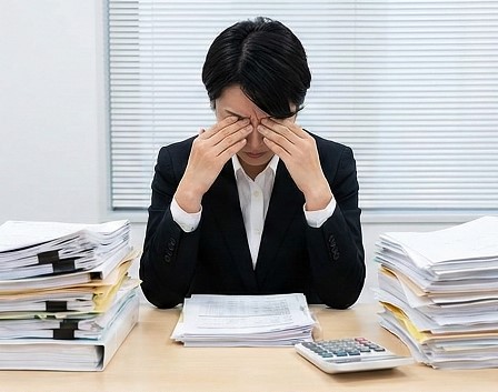 会社にかかる迷惑と事務手数料の請求